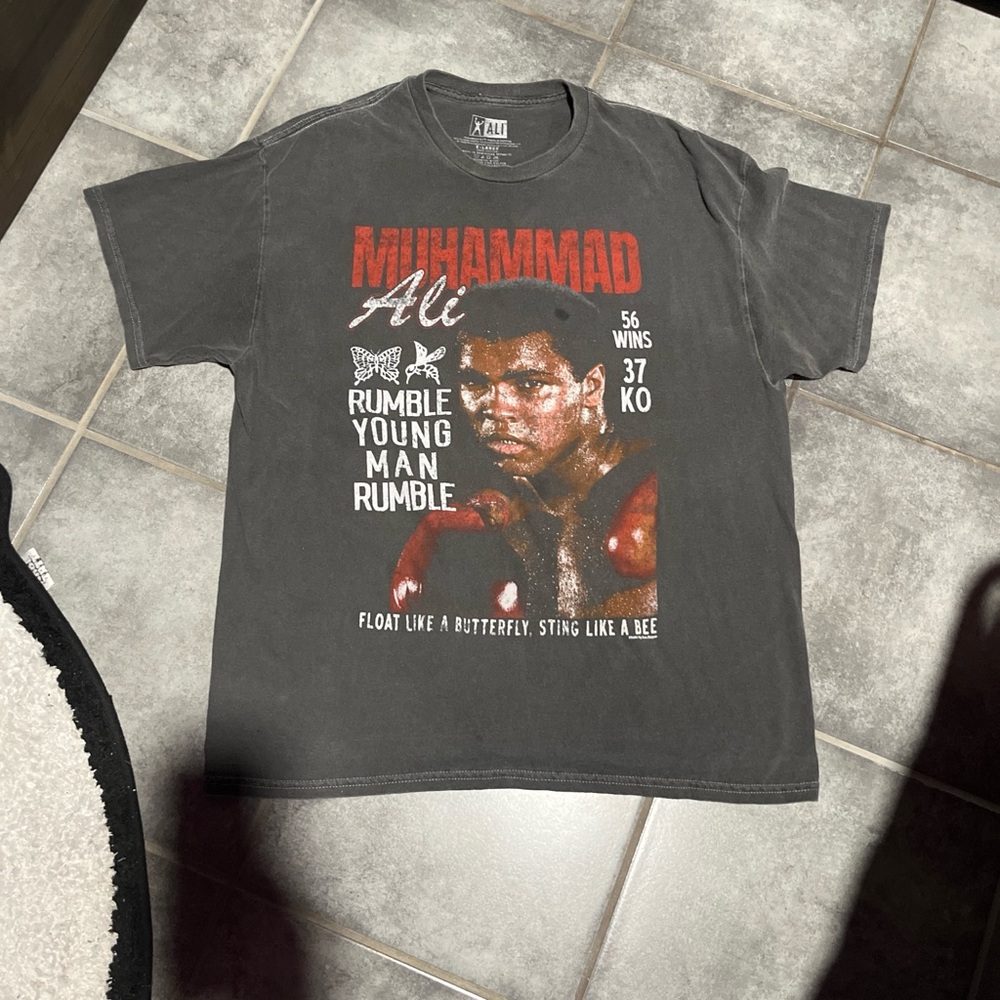 Ali Graphic T-Shirt